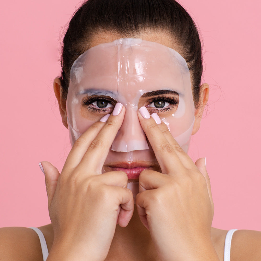 Retinol hydrogel face mask